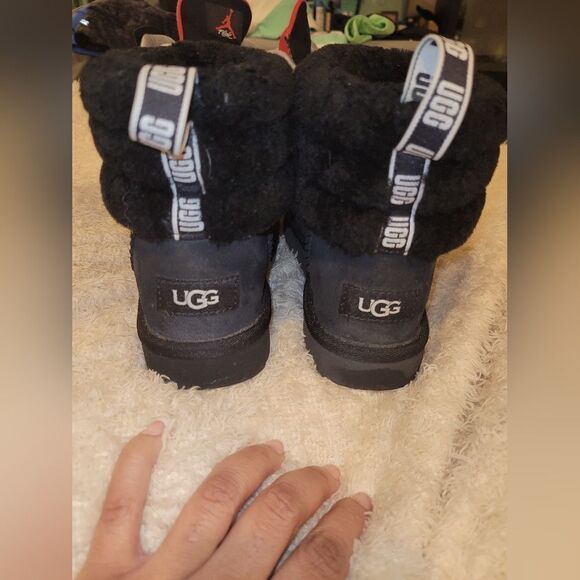 CLEARANCE UGG Fluff Mini Quilted Boot; Black, sz 5. - Picture 8 of 8